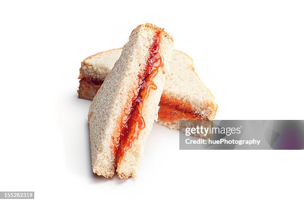 bocadillo con mantequilla de cacahuete y mermelada - peanut butter and jelly sandwich fotografías e imágenes de stock