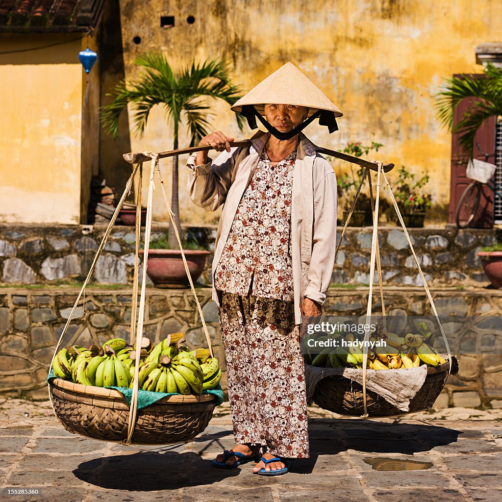 Vietnamita venditore di frutta