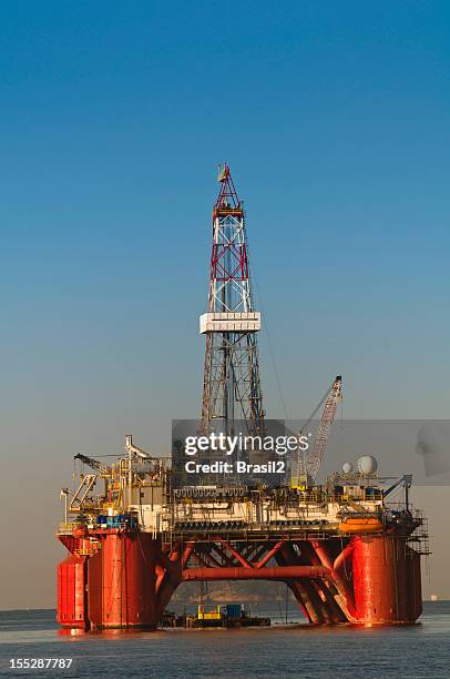 Oil Rig Red 446 Red Oil Rig Stock Photos, High-Res Pictures, and Images - Getty Images