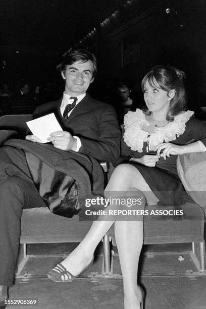 Jean-Claude Drouot et sa femme Claire lors de la première du chanteur Hugues Aufray à l'Olympia de Paris le 24 mars 1966