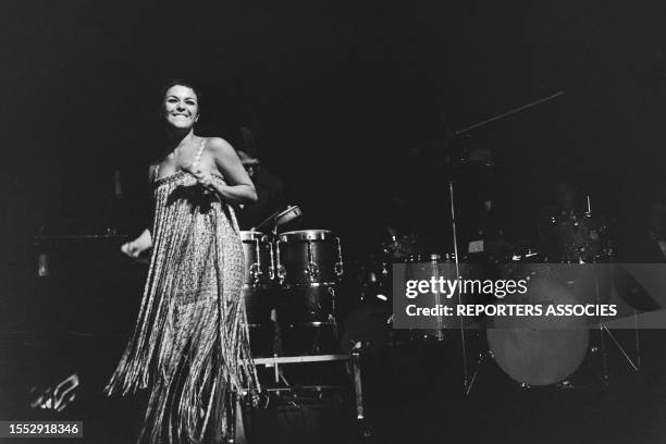 Elis Regina sur scène à l'Olympîa de Paris, en août 1968.