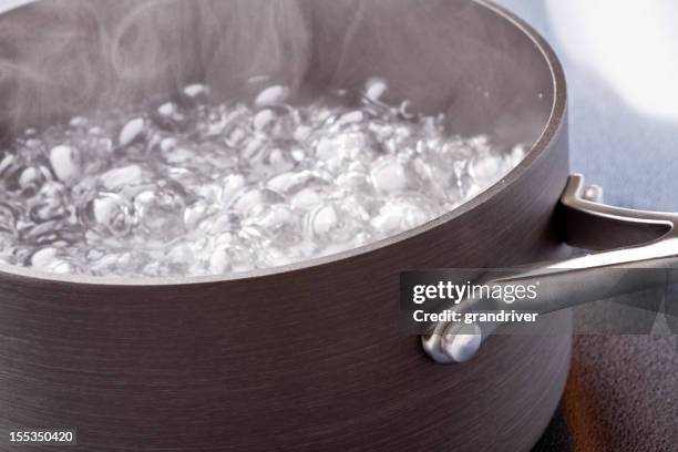 boiling water - boiling stockfoto's en -beelden