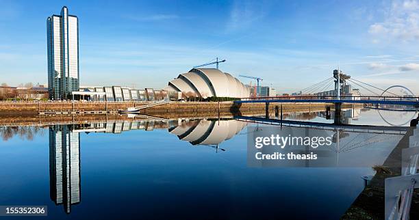 the river clyde, glasgow - glasgow scotland stockfoto's en -beelden