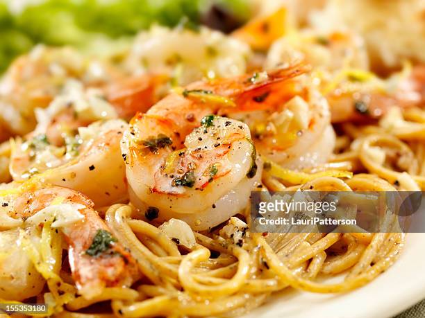 shrimp scampi - shrimp seafood stockfoto's en -beelden