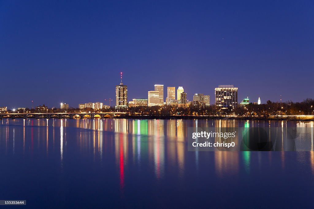 Tulsa Skyline no crepúsculo