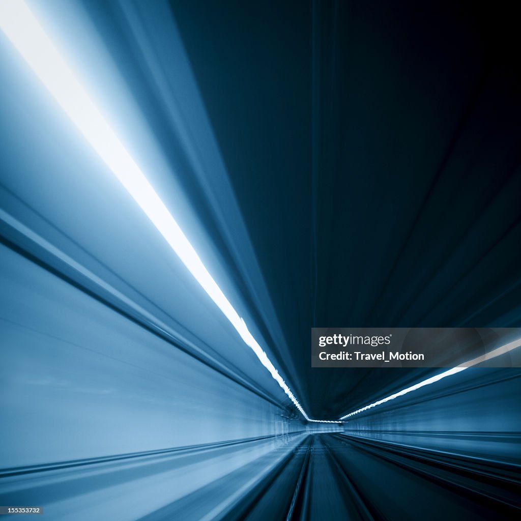 Tunnel-motion light Wanderwege