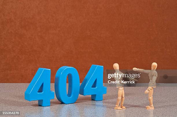 error 404 - wooden mannequin demonstrating this word - 404 stock pictures, royalty-free photos & images