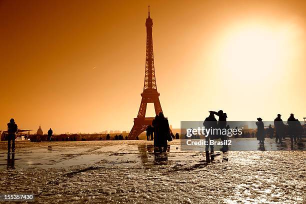 eiffel tower view from trocadero - trocadero on ice stock pictures, royalty-free photos & images