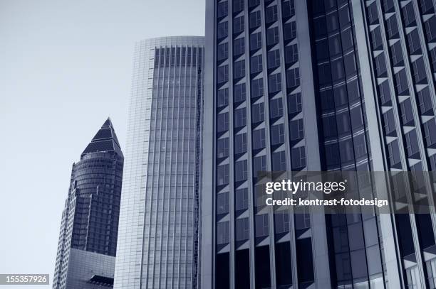 moderne architektur, frankfurt/main, deutschland - messeturm stock-fotos und bilder