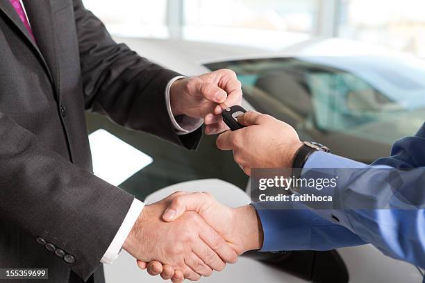 Key Handshake Handshake Car Dealership Photos and Premium High Res Pictures - Getty ...