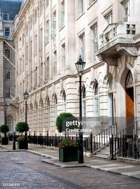 victorian townhouses in london uk - london townhouse stock pictures, royalty-free photos & images