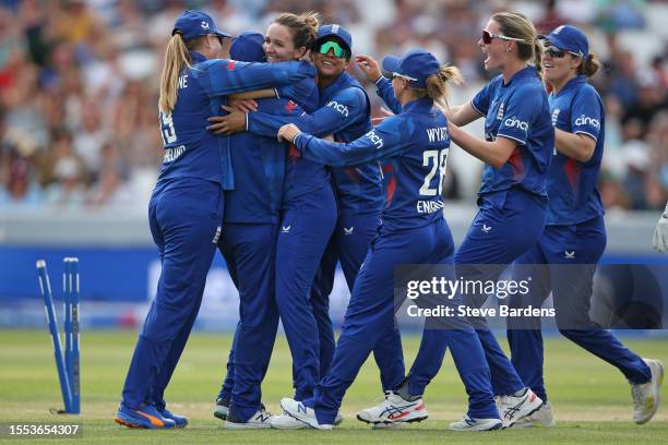 Kate Cross of England celebrates with her team mates after taking the wicket of Alyssa Healy of Australia during the Women's Ashes 3rd We Got Game...