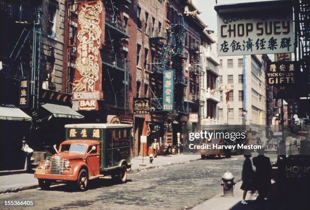 Mott Street in Chinatown, New York City, circa 1950.