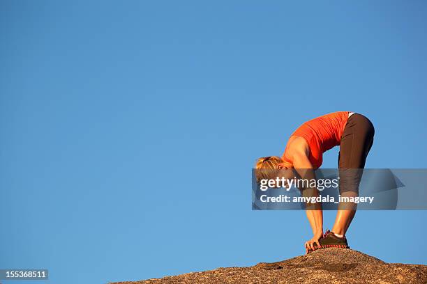 fitness woman - sandia mountains stockfoto's en -beelden