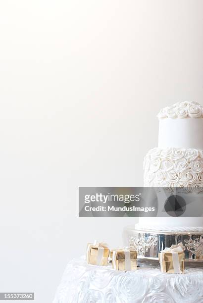 wedding cake - bridal background stock pictures, royalty-free photos & images