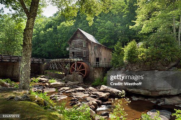 wasser, das "grist mill - rohstoffverarbeitende-fabrik stock-fotos und bilder