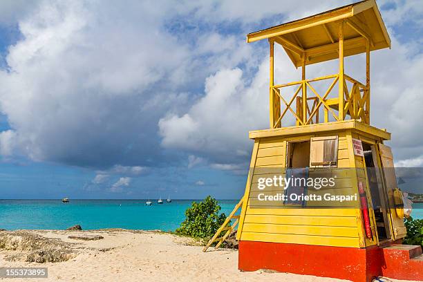 strandwächterhaus, barbados - barbados stock-fotos und bilder