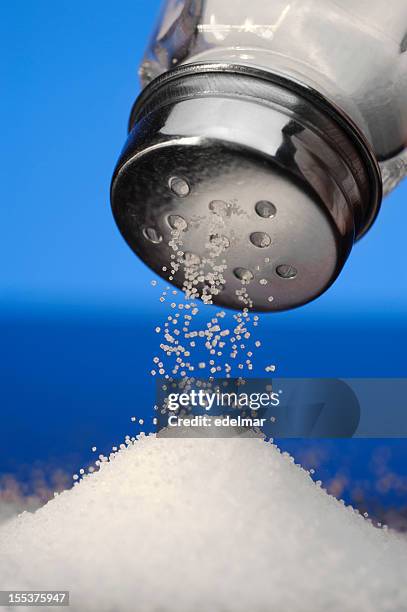 saliera moduli una pila - saliera foto e immagini stock