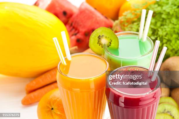 jugo de frutas - zumo de fruta fotografías e imágenes de stock