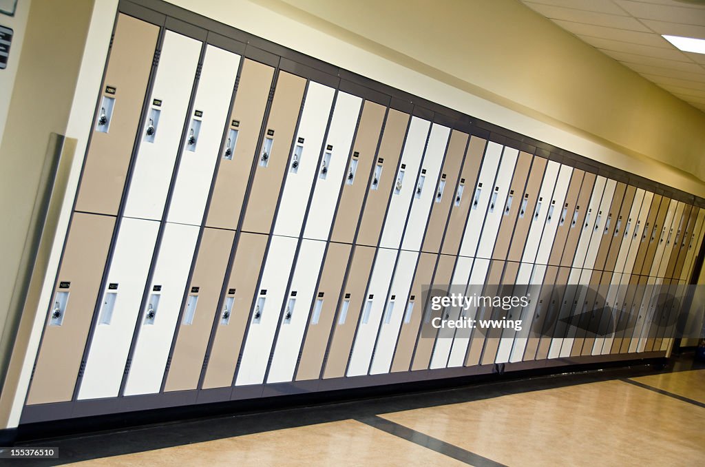 Escola Hallway com armários