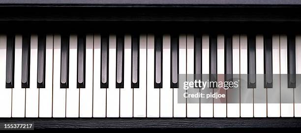 piano keys - klavier stockfoto's en -beelden