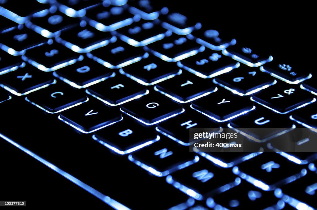 Azul iluminado teclado