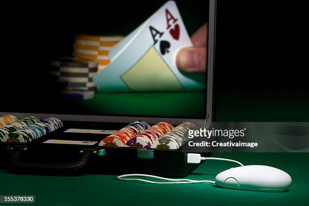 poker on-line - internet gambling stock pictures, royalty-free photos & images