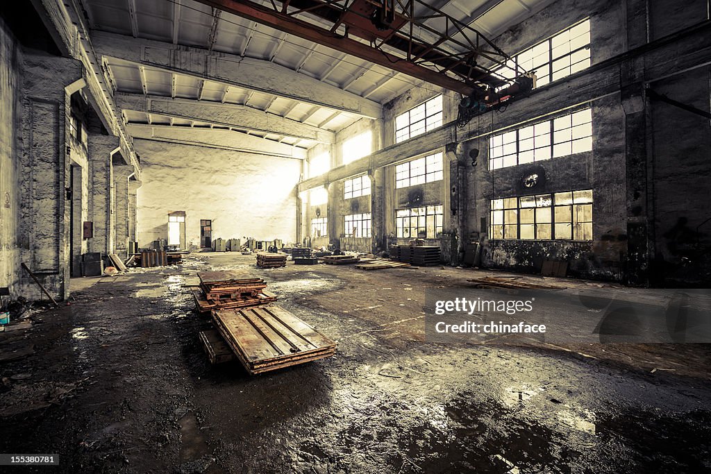 Intérieur d'une ancienne usine