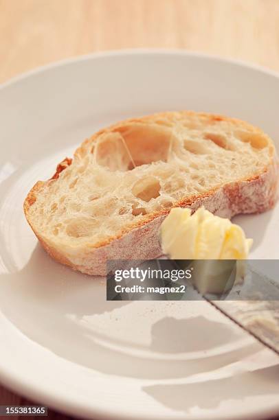 bread butter - untar de mantequilla fotografías e imágenes de stock