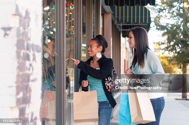 janela de compras - cidade pequena americana - fotografias e filmes do acervo