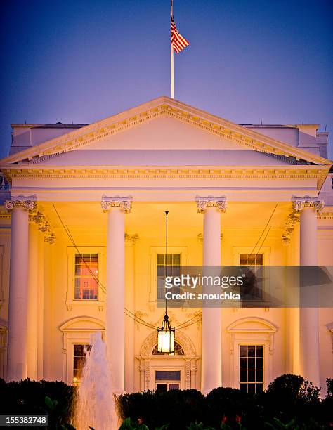 white house at night, washington dc, usa - white house night stock pictures, royalty-free photos & images