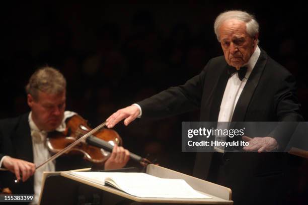 Pierre Boulez leading the Staatskapelle Berlin in Mahler's Symphony No. 2 in C Minor at Carnegie Hall on Thursday night, May 7, 2009.