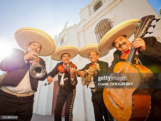 mariachi band - sombrero hat stockfoto's en -beelden