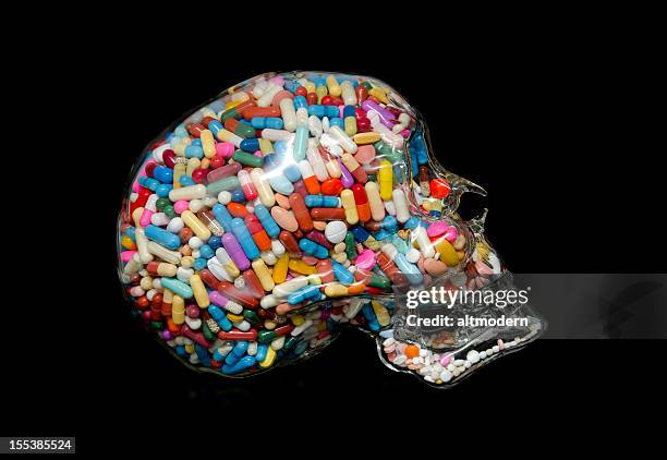 addiction ii - heart pill stockfoto's en -beelden
