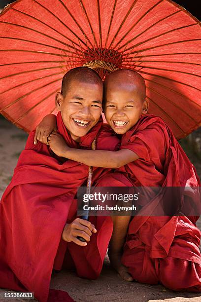 novice buddhist monks, myanmar - myanmar bildbanksfoton och bilder