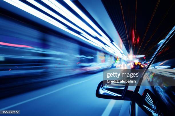 trafic de nuit - orient photos et images de collection