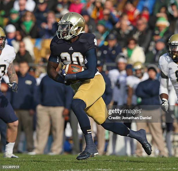 Cierre Wood of the Notre Dame Fighting Irish runs against the Pittsburgh Panthers at Notre Dame Stadium on November 3, 2012 in South Bend, Indiana.