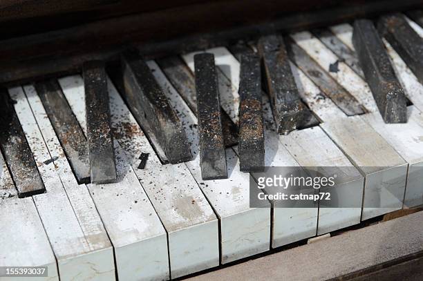 piano keys close up, abandoned weathered grunge - broken musical instrument stock pictures, royalty-free photos & images