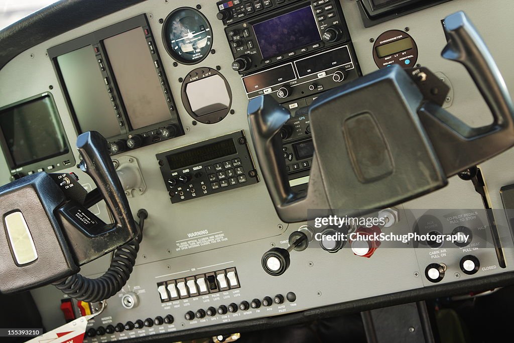Airplane Engine Controls Airplane Cockpit Cessna Controls High-Res Stock Photo - Getty Images