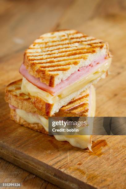 sándwiches panini. - jamón fotografías e imágenes de stock