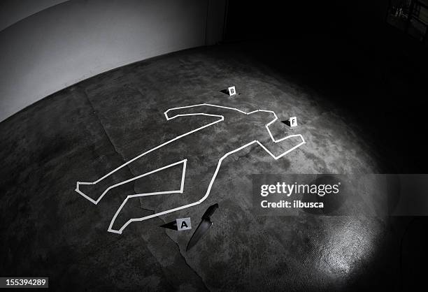 crime scene - dead person photos stockfoto's en -beelden