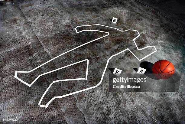 crime scene - death of a basketball player - body line stockfoto's en -beelden
