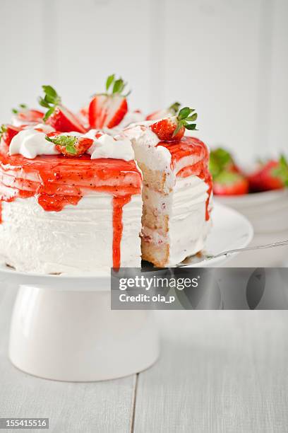 strawberry cake - strawberry syrup stock pictures, royalty-free photos & images