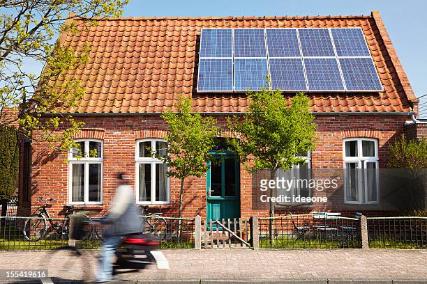 cute house - netherlands stockfoto's en -beelden