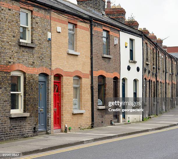 dublin residential street - terraced field stockfoto's en -beelden
