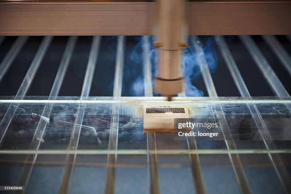 Gravure au laser texte machine cuting à motif