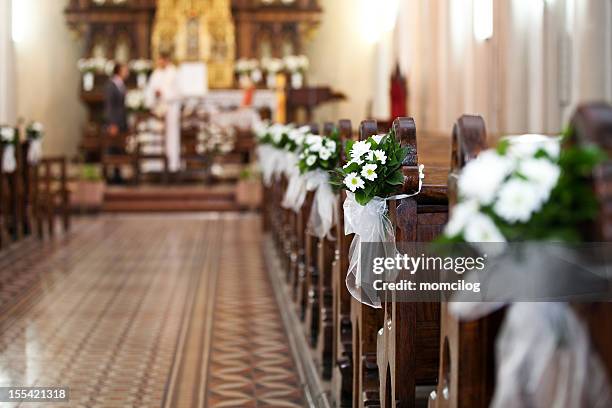 church bouquets - empty wedding ceremony stock pictures, royalty-free photos & images