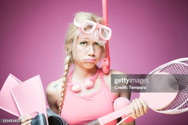 stressé sports femme en rose. - loisir photos et images de collection