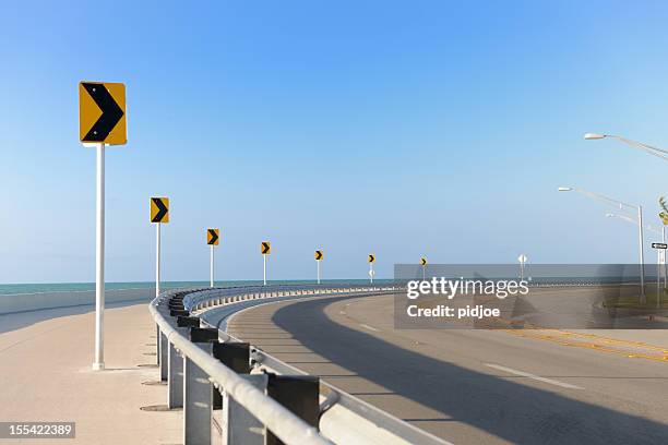 roosevelt boulevard, key west florida - crash barrier stock pictures, royalty-free photos & images