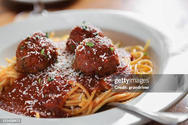 spaghetti and meatballs - meatballs stock pictures, royalty-free photos & images